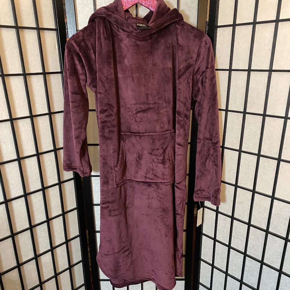 Women's 32 Degree Heat Mauve Wine Hooded Heavy Sleepwear Size S/M NWT
